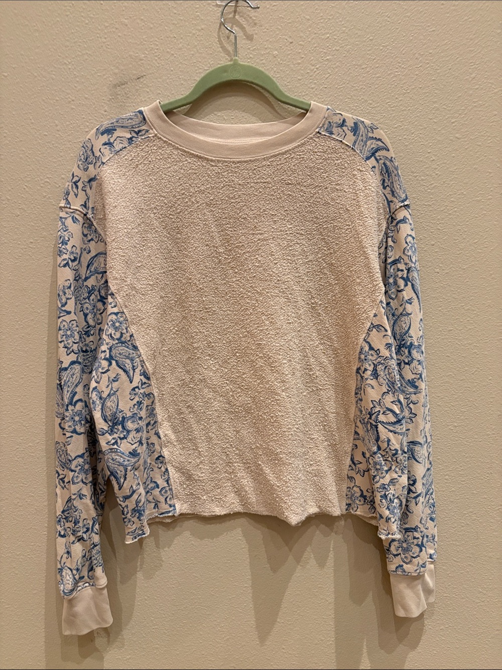 Sundry Cream & Blue Floral Raglan Sweatshirt - Women
